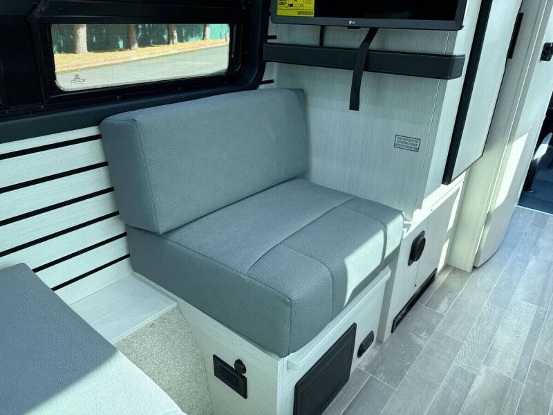2025 Mercedes-Benz Sprinter