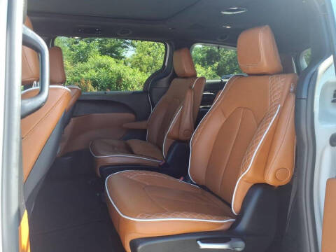 2025 Chrysler Pacifica Pinnacle