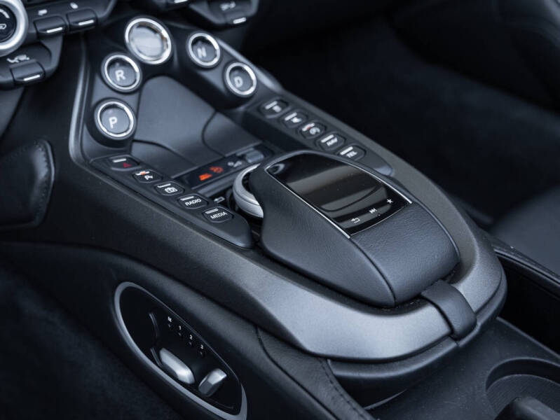 2021 Aston Martin Vantage