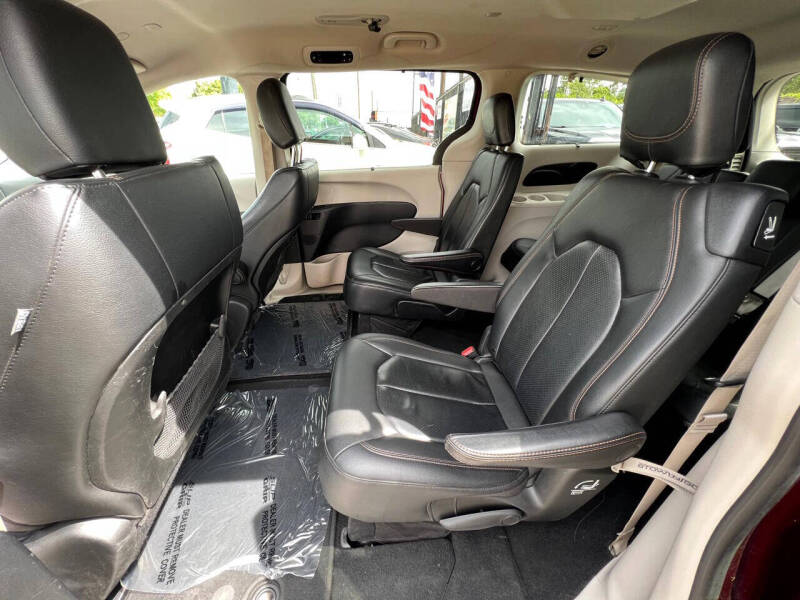 2020 Chrysler Pacifica Touring L