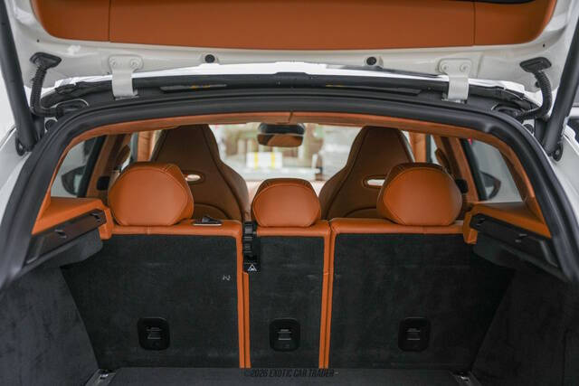 2021 Aston Martin DBX