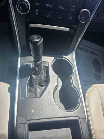 2017 Toyota Camry SE