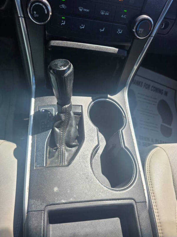 2017 Toyota Camry SE
