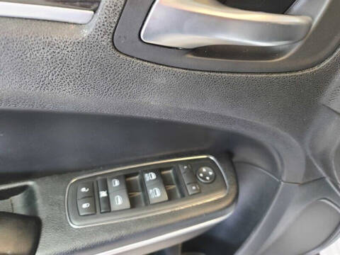 2015 Chrysler 300 Limited