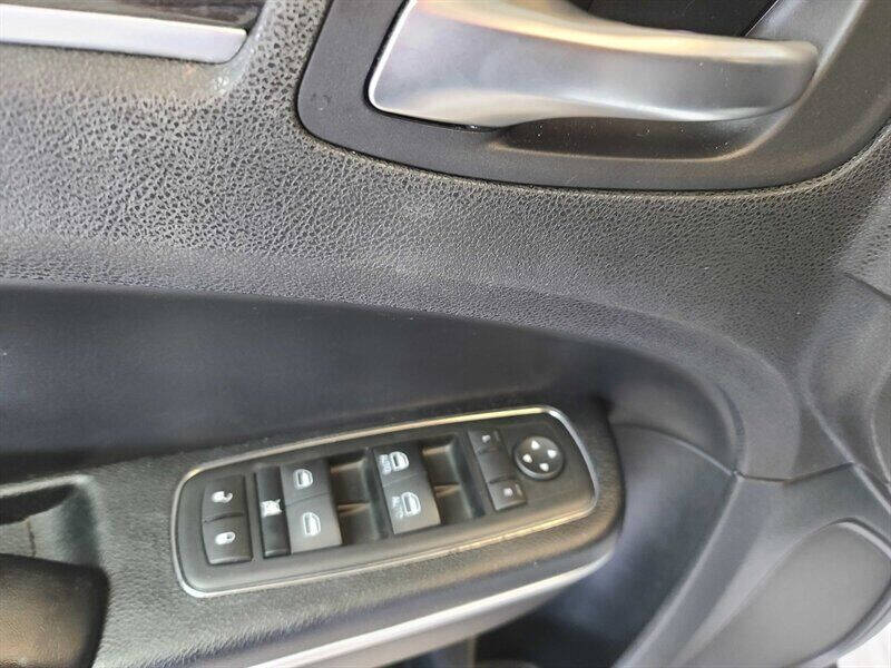 2015 Chrysler 300 Limited