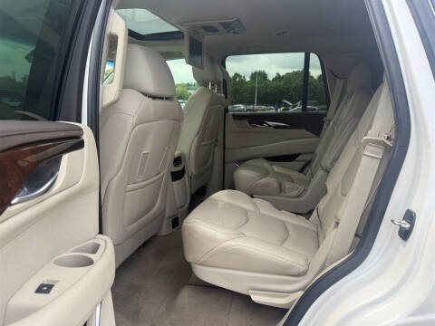 2017 Cadillac Escalade Luxury