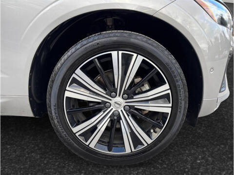 2023 Volvo XC60 B5 Plus Bright Theme