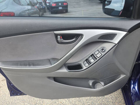 2014 Hyundai Elantra SE