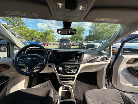 2017 Chrysler Pacifica LX