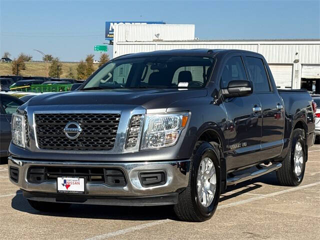 2018 Nissan Titan SV