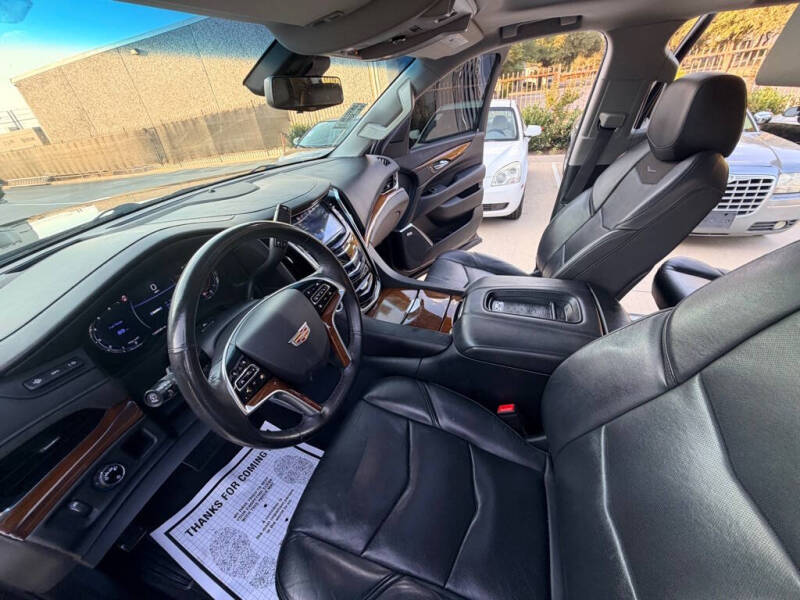 2017 Cadillac Escalade Luxury