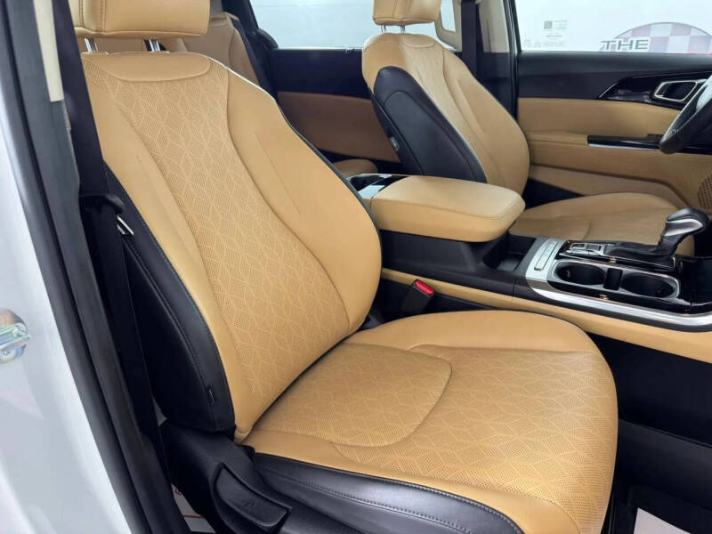 2024 Kia Carnival EX