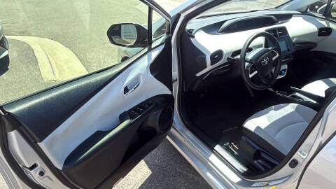 2016 Toyota Prius Two