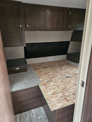 2017 Dutchmen Rubicon 3300 Toy Hauler