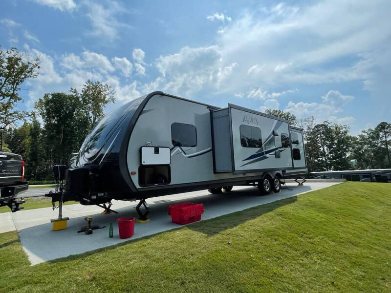 2019 Coachmen Apex Ultra Lite 300 BHS for sale at Car Store Of Gainesville in Oakwood GA