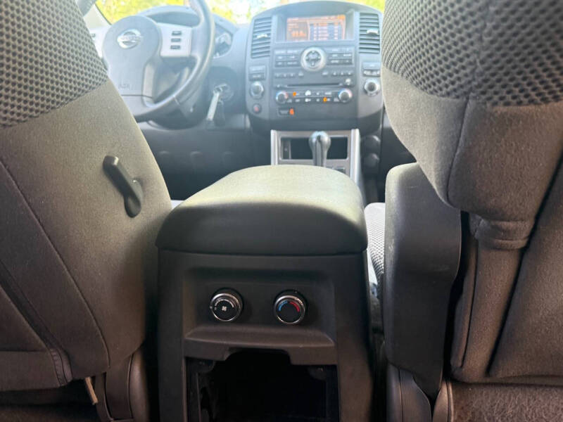 2012 Nissan Pathfinder SV