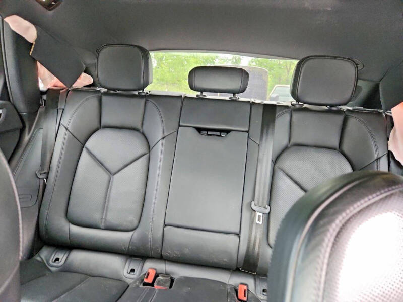 2022 Porsche Macan