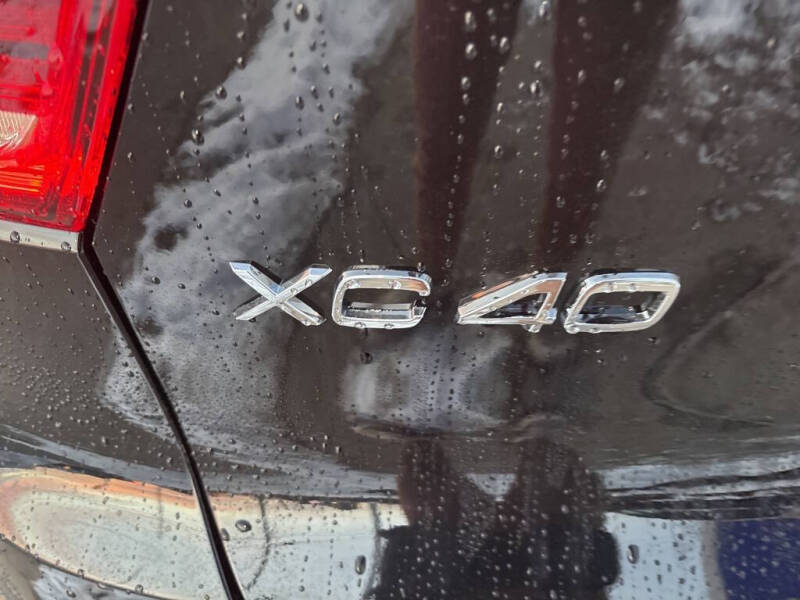 2026 Volvo XC40 B5 Plus
