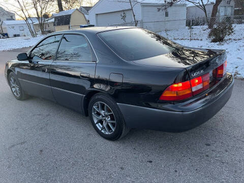 1998 Lexus ES 300 for sale at Via Roma Auto Sales in Columbus OH