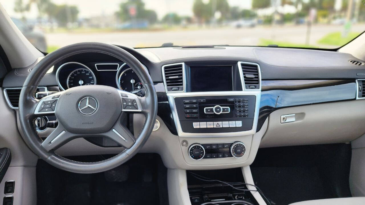 2016 MERCEDES-BENZ GL-Class SUV / Crossover - $17,990