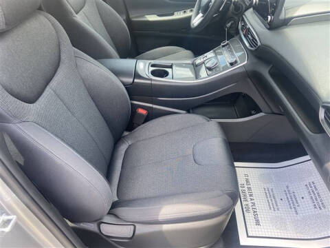 2023 Hyundai Santa Fe SE