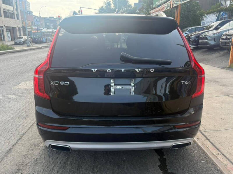 2019 Volvo XC90 T6 Momentum