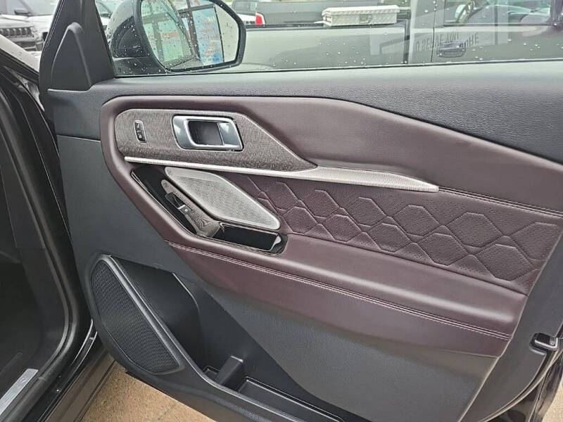 2025 Ford Explorer Platinum