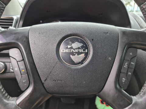 2011 GMC Acadia Denali