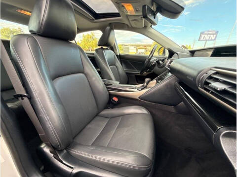 2017 Lexus IS 200t