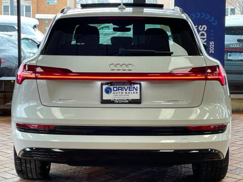 2022 Audi e-tron quattro Premium Plus