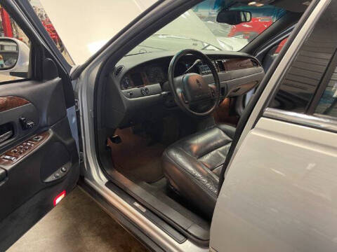 2002 Lincoln Town Car