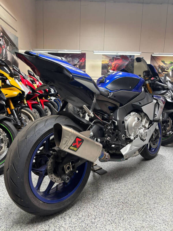 2015 Yamaha YZF-R1
