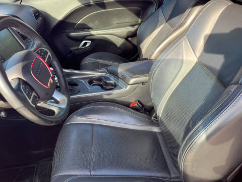 2016 Dodge Challenger SXT Plus