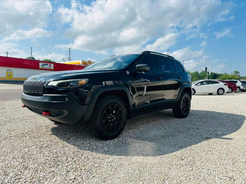 2019 Jeep Cherokee for sale at BARKLAGE MOTOR SALES in Eldon MO