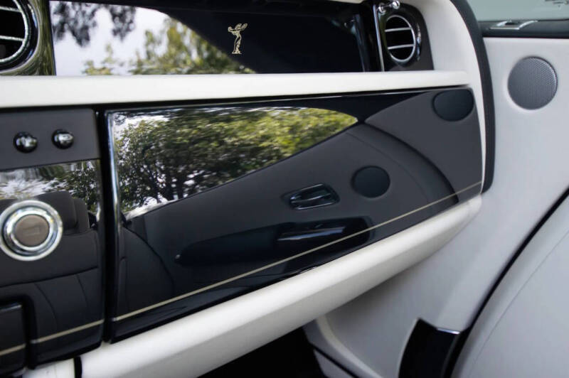 2016 Rolls-Royce Phantom Drophead Coupe