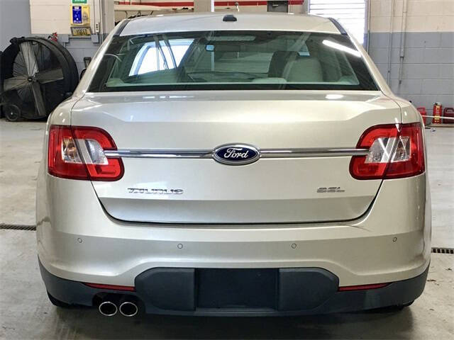 2011 Ford Taurus SEL