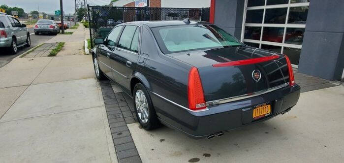 2011 Cadillac DTS