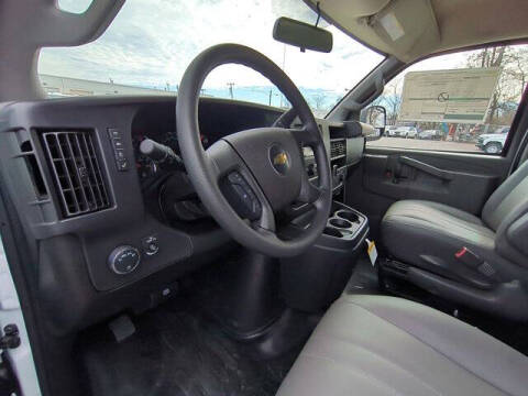 2025 Chevrolet Express 2500