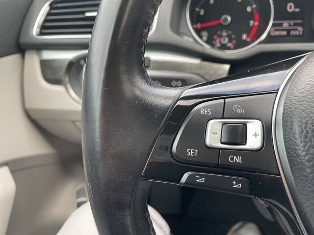 2017 Volkswagen Passat 1.8T SE