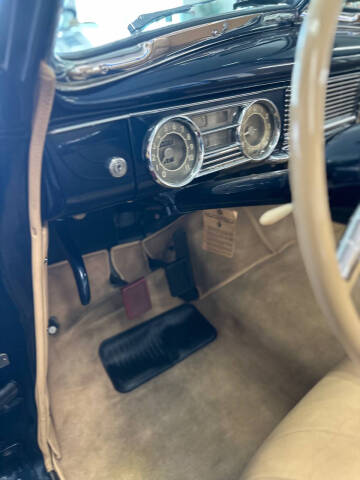 1948 Packard Custom serries Victoria