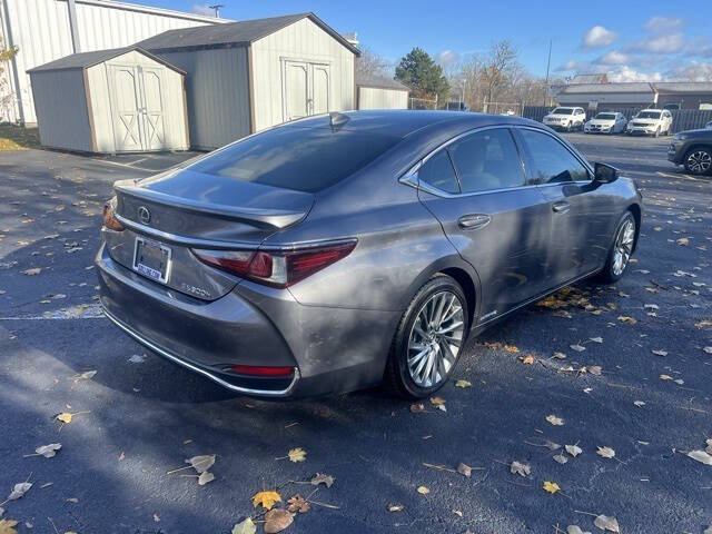 2019 Lexus ES 300h