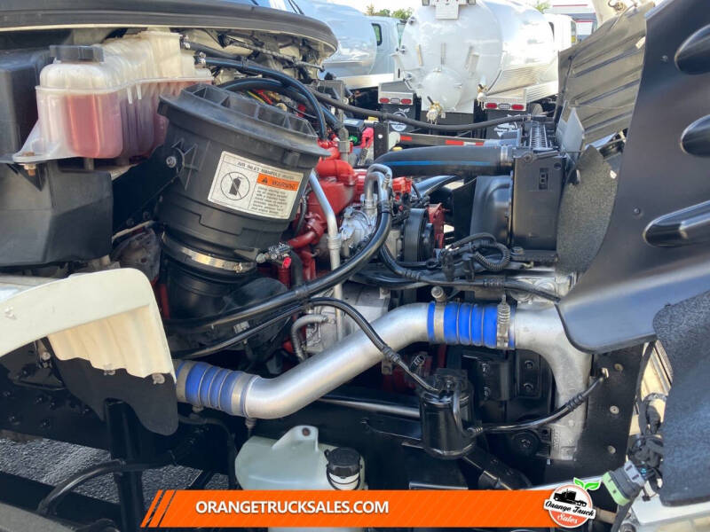 2017 Freightliner M2 106