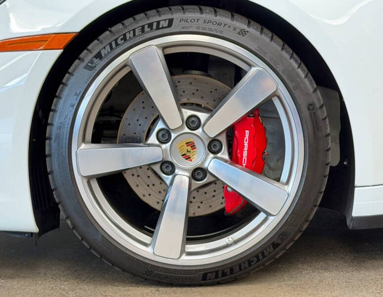 2024 Porsche 911 Targa 4S