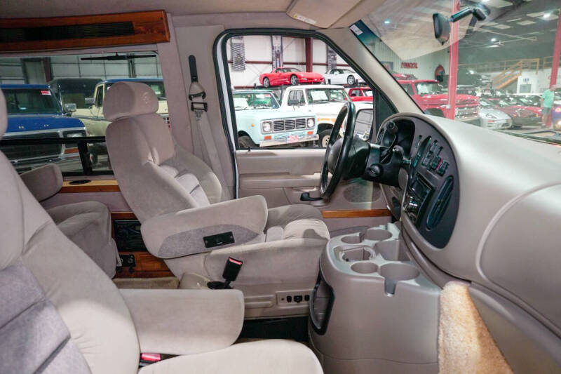2002 Ford E-Series E-150