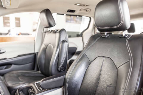 2022 Chrysler Pacifica Touring L