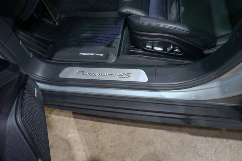 2018 Porsche Panamera 4S