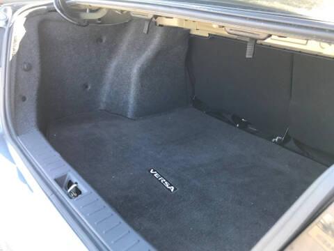 2023 Nissan Versa SR