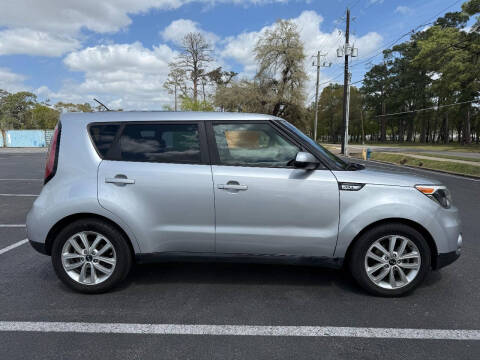 2017 Kia Soul +