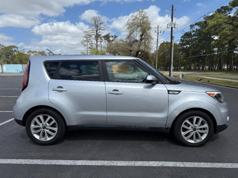 2017 Kia Soul +