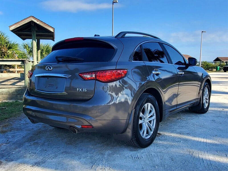 2011 Infiniti FX35